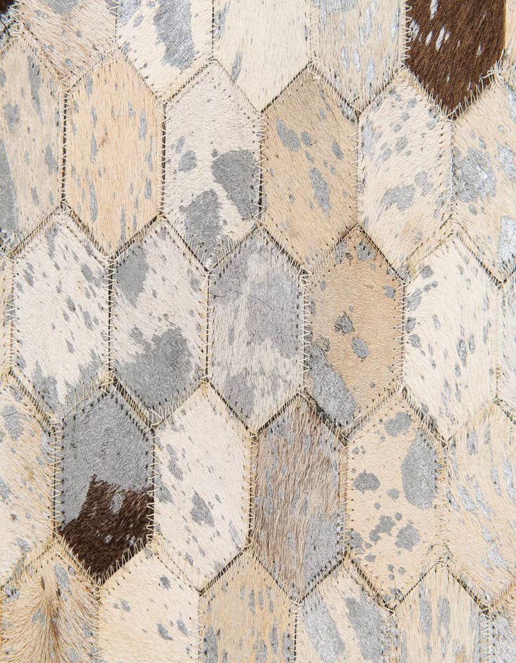 Detail image of 4' 7 x 6' 7 Cowhide Stocks Rug