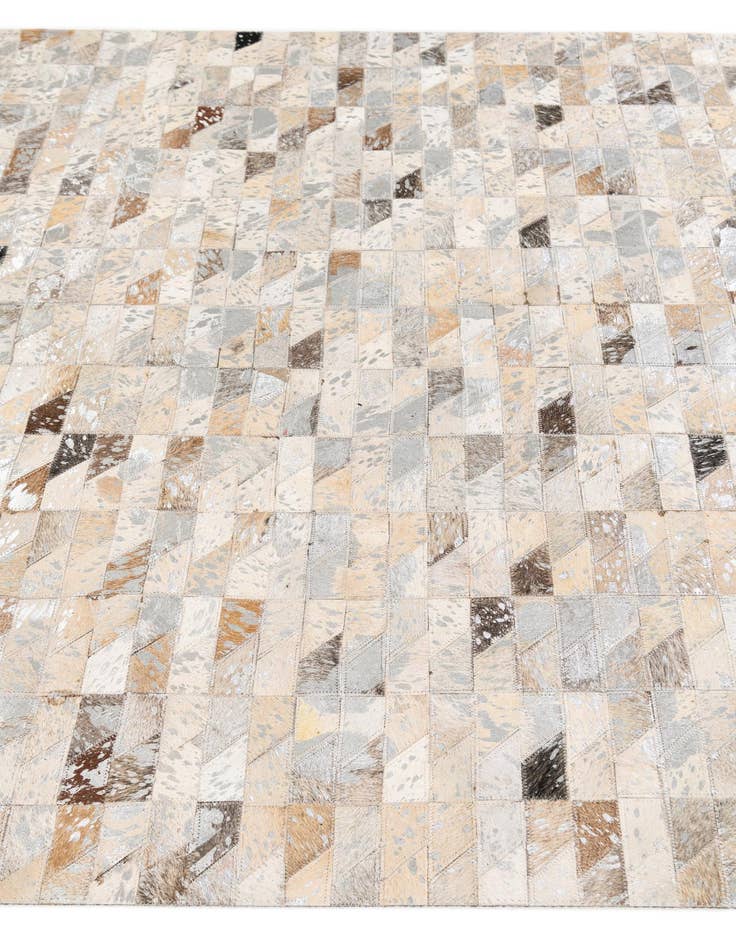 Detail image of 4' 6 x 6' 8 Cowhide Stocks Rug