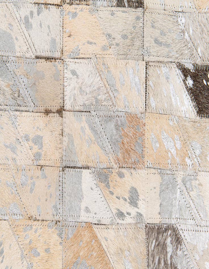 Detail image of 4' 6 x 6' 8 Cowhide Stocks Rug