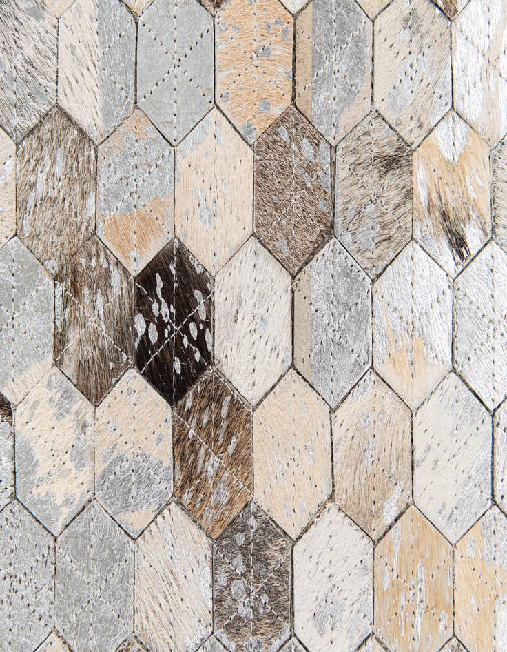 Detail image of 4' 9 x 6' 9 Cowhide Stocks Rug