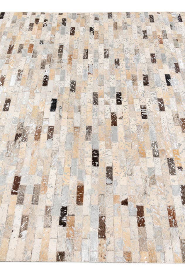 Detail image of 4' 8 x 6' 7 Cowhide Stocks Rug