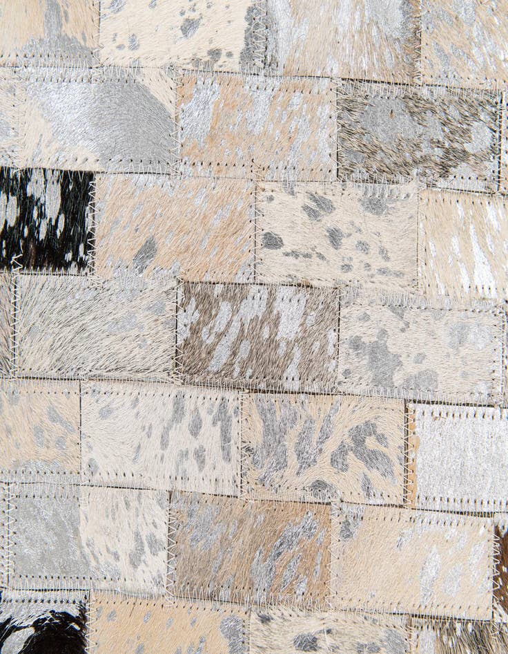 Detail image of 4' 8 x 6' 7 Cowhide Stocks Rug