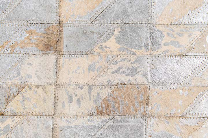 4' 6 x 6' 6 Cowhide Stocks Rug