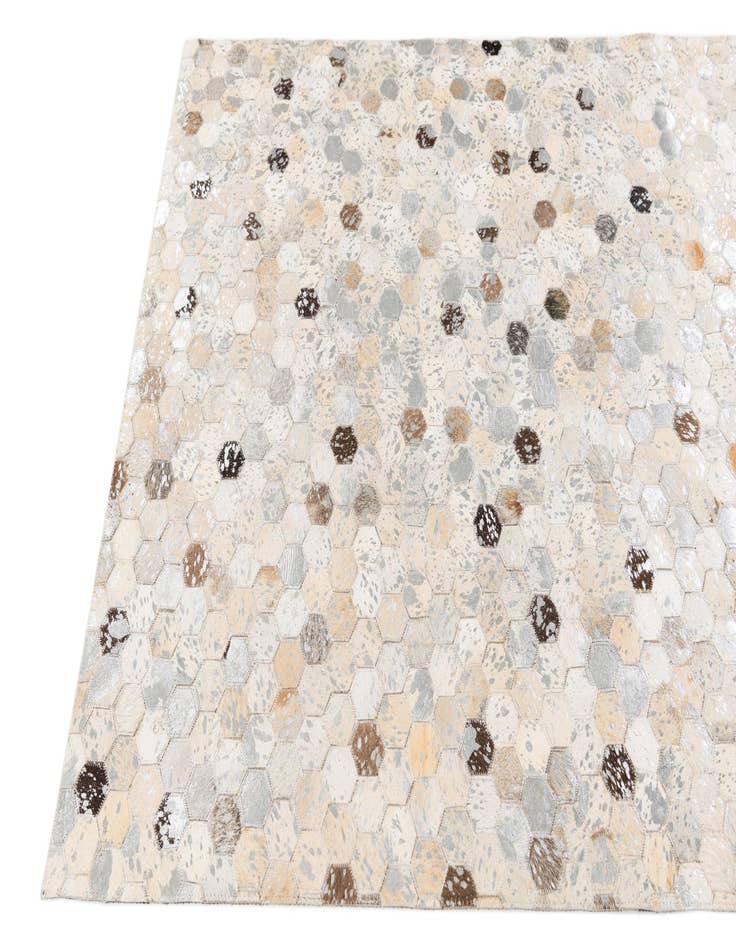 Detail image of 4' x 5' 7 Cowhide Stocks Rug