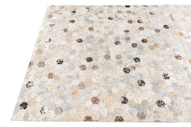 Detail image of 4' x 5' 7 Cowhide Stocks Rug