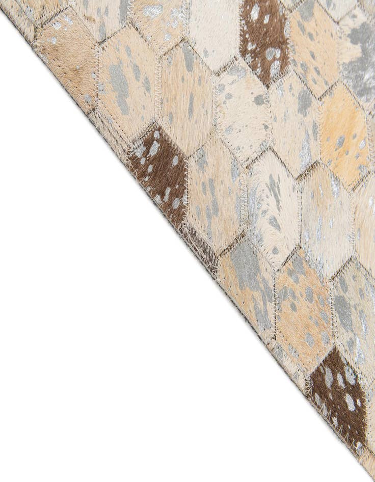 Detail image of 4' x 5' 7 Cowhide Stocks Rug