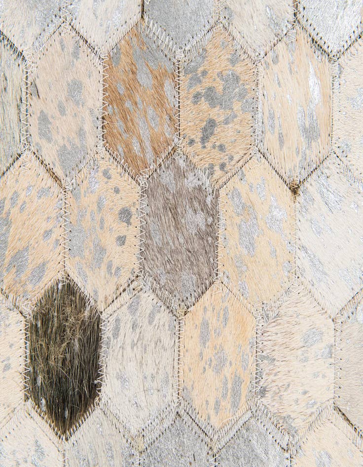 Detail image of 4' x 5' 7 Cowhide Stocks Rug