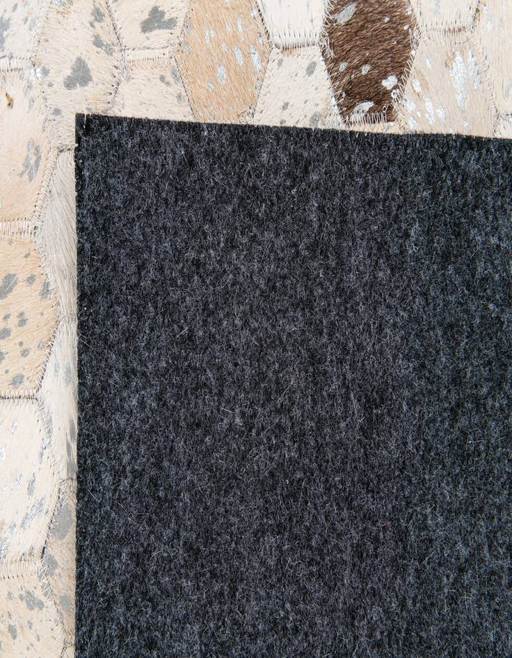 Detail image of 4' x 5' 7 Cowhide Stocks Rug