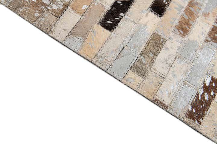 4' x 4' 8 Cowhide Stocks Rug