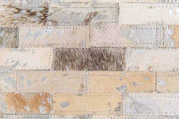 4' x 4' 8 Cowhide Stocks Rug