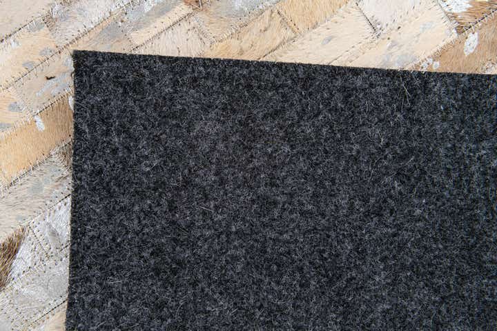 4' x 4' 8 Cowhide Stocks Rug