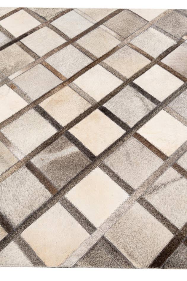 Detail image of 4' 1 x 6' 3 Cowhide Stocks Rug
