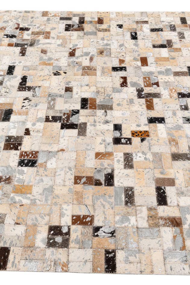 Detail image of 4' 1 x 5' 10 Cowhide Stocks Rug