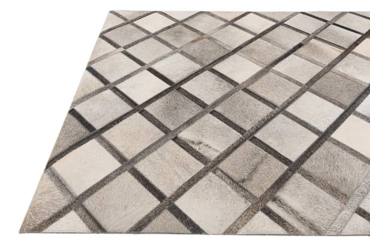 Detail image of 4' 1 x 6' 3 Cowhide Stocks Rug