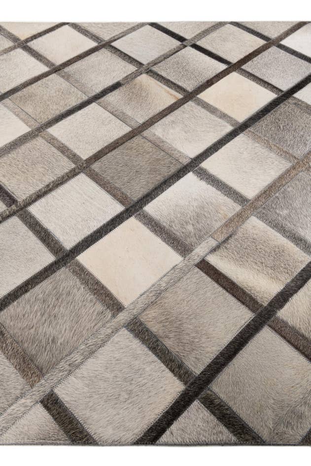 Detail image of 4' 1 x 6' 3 Cowhide Stocks Rug