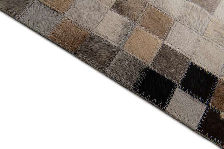 4' 1 x 5' 9 Cowhide Stocks Rug