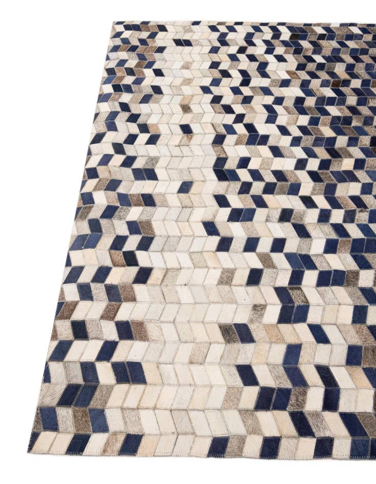 Detail image of 4' 4 x 6' 2 Cowhide Stocks Rug