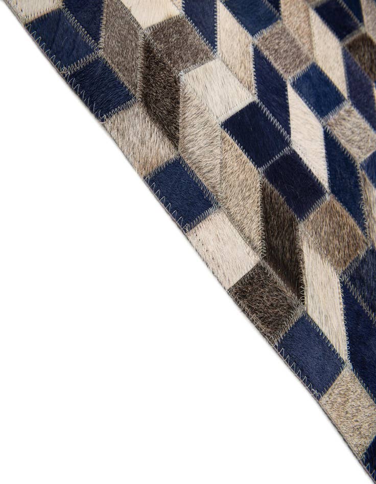 Detail image of 4' 4 x 6' 2 Cowhide Stocks Rug