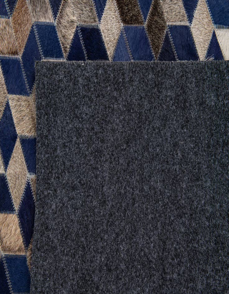 Detail image of 4' 4 x 6' 2 Cowhide Stocks Rug