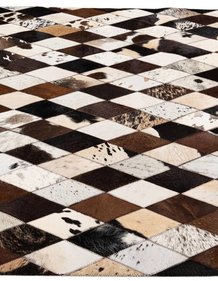 Detail image of 4' 1 x 5' 10 Cowhide Stocks Rug