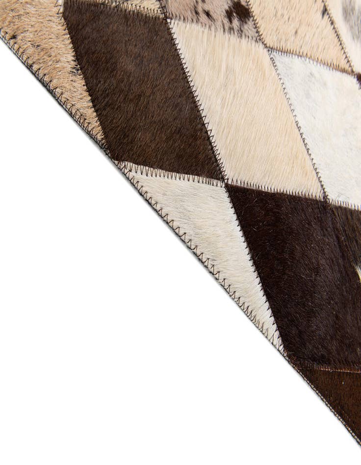 Detail image of 4' 1 x 5' 10 Cowhide Stocks Rug