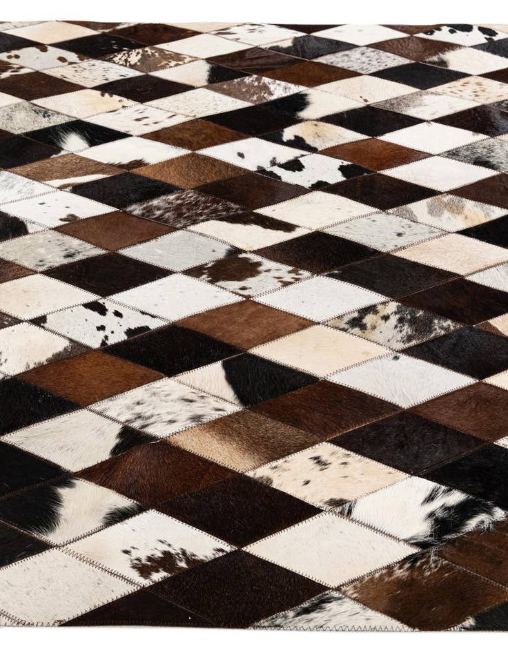 Detail image of 4' 1 x 5' 10 Cowhide Stocks Rug