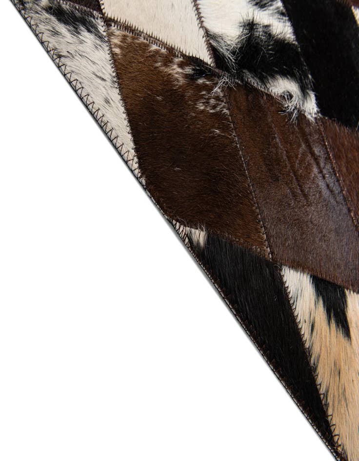 Detail image of 4' 1 x 5' 10 Cowhide Stocks Rug