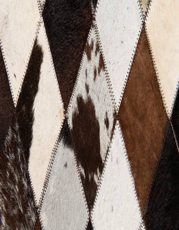 Detail image of 4' 1 x 5' 10 Cowhide Stocks Rug