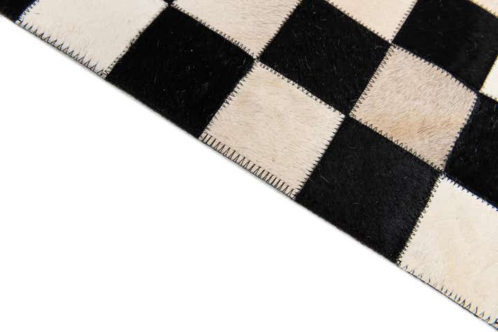 3' 11 x 5' 11 Cowhide Stocks Rug