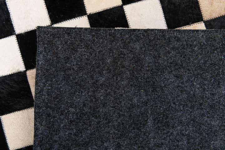 3' 11 x 5' 11 Cowhide Stocks Rug