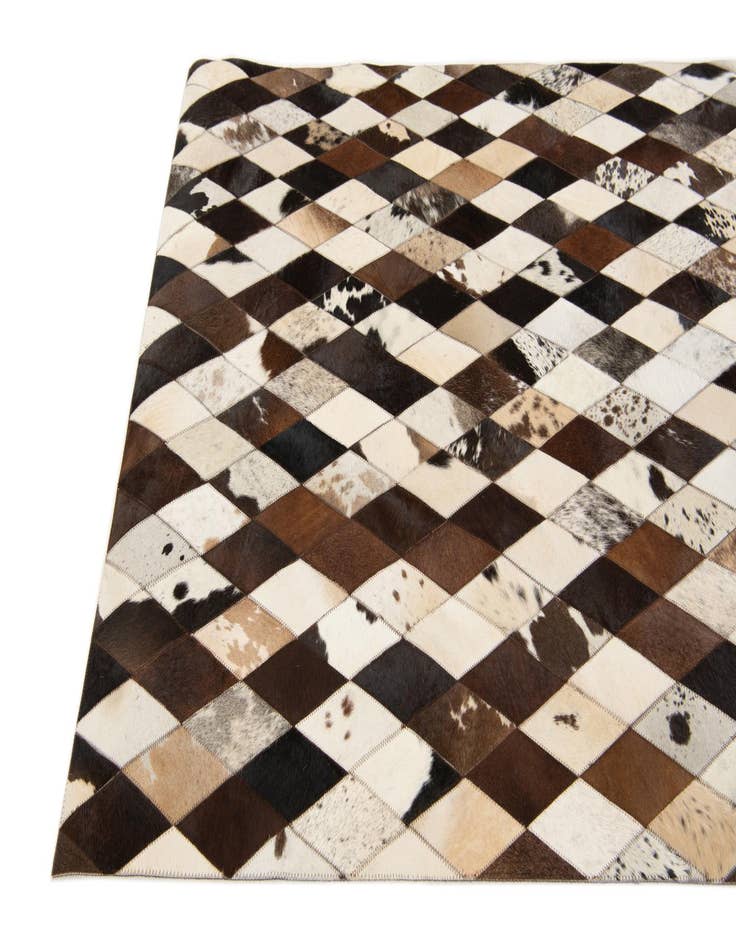 Detail image of 4' 1 x 5' 10 Cowhide Stocks Rug