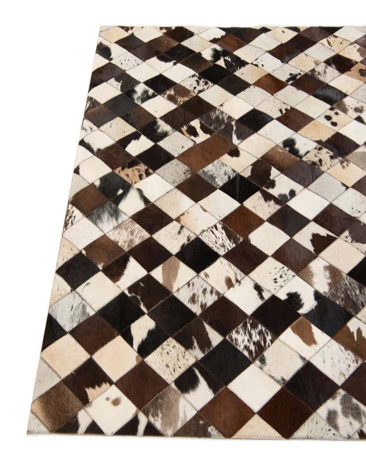 Detail image of 4' 1 x 5' 10 Cowhide Stocks Rug