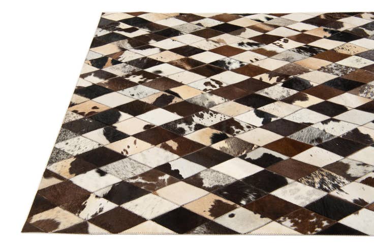 Detail image of 4' 1 x 5' 10 Cowhide Stocks Rug