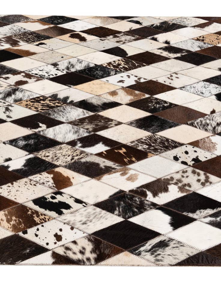 Detail image of 4' 1 x 5' 10 Cowhide Stocks Rug