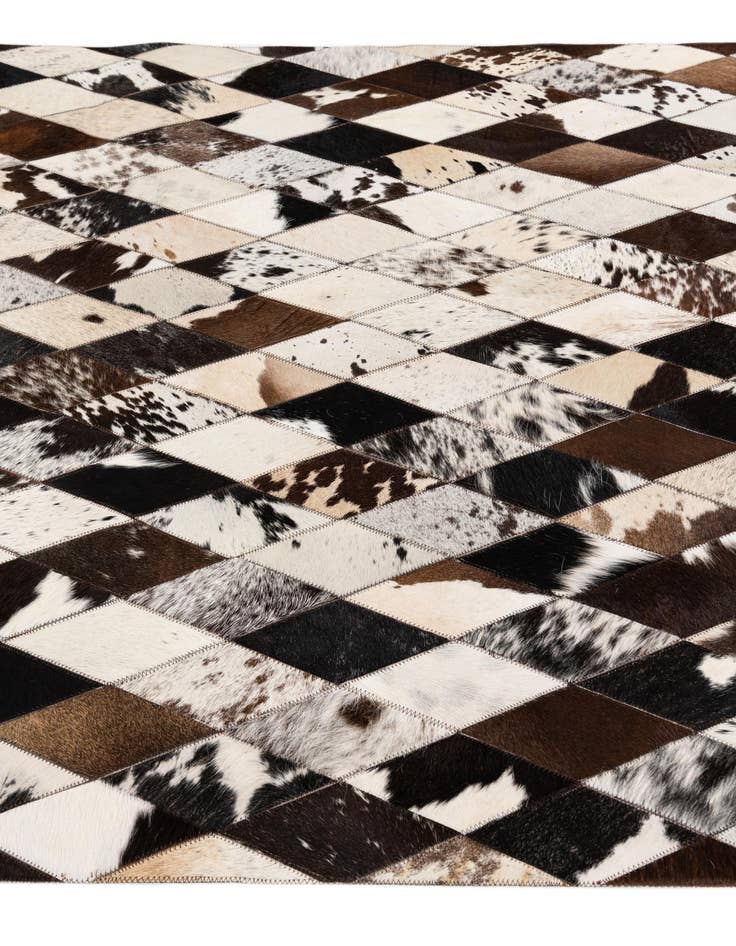Detail image of 4' x 5' 10 Cowhide Stocks Rug