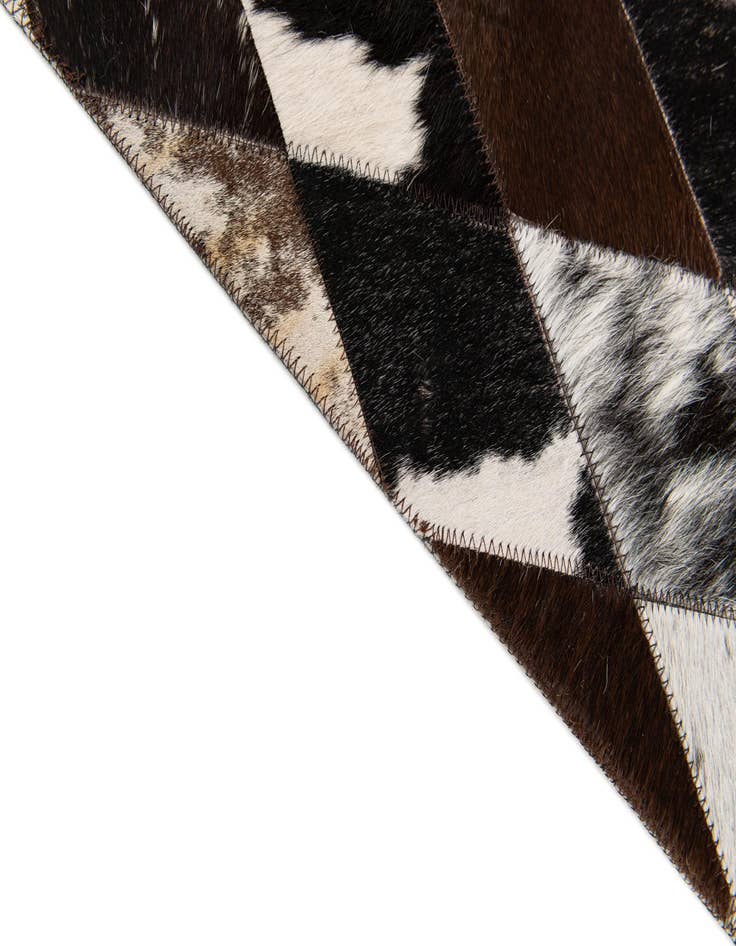 Detail image of 4' x 5' 10 Cowhide Stocks Rug