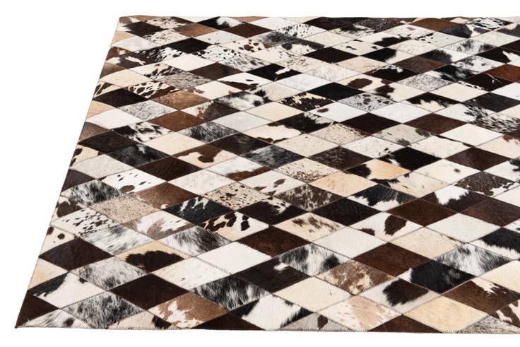 Detail image of 4' x 5' 10 Cowhide Stocks Rug