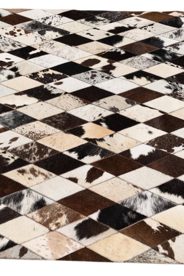 Detail image of 4' x 5' 10 Cowhide Stocks Rug