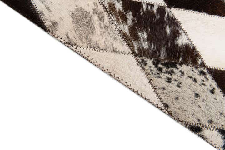 4' 1 x 5' 11 Cowhide Stocks Rug