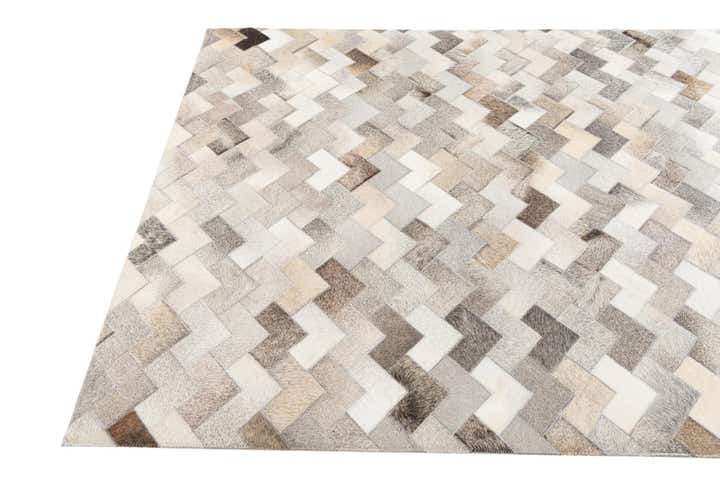 4' 1 x 5' 11 Cowhide Stocks Rug