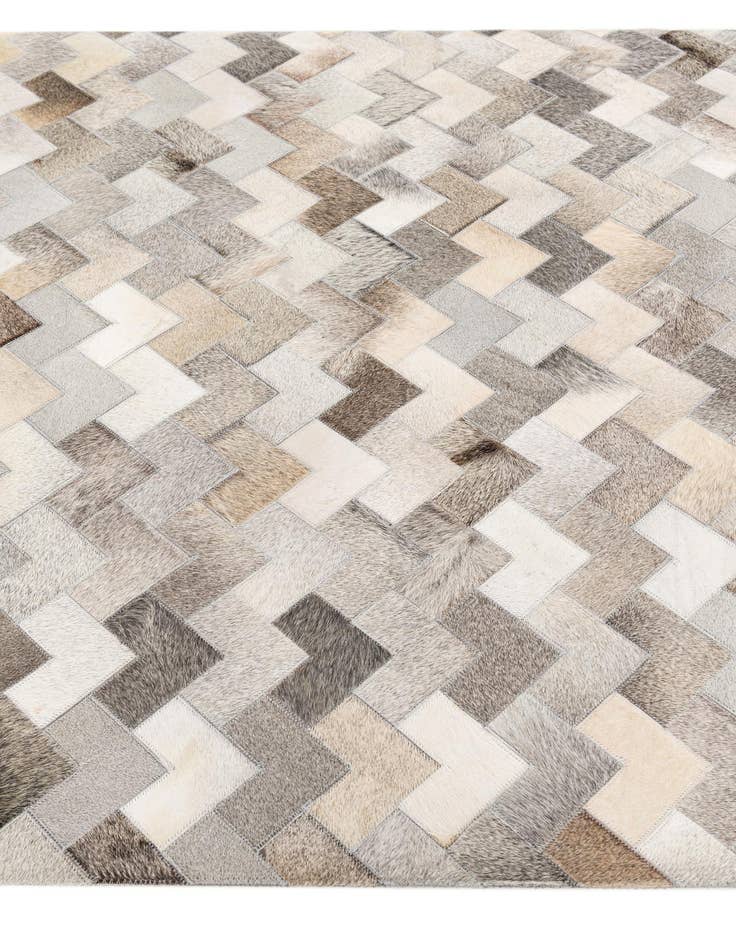 Detail image of 4' 1 x 5' 11 Cowhide Stocks Rug