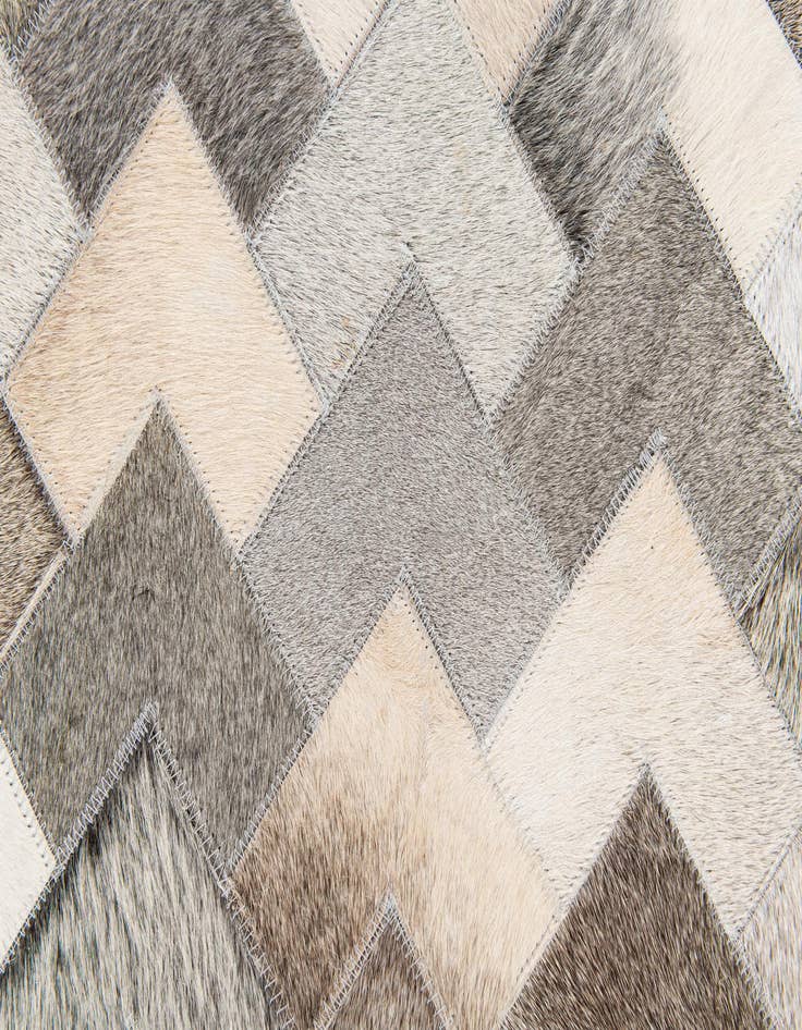 Detail image of 4' 1 x 5' 11 Cowhide Stocks Rug