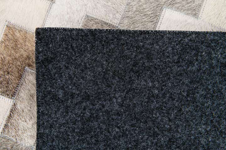 4' 1 x 5' 11 Cowhide Stocks Rug