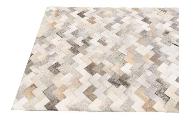 4' 1 x 5' 11 Cowhide Stocks Rug