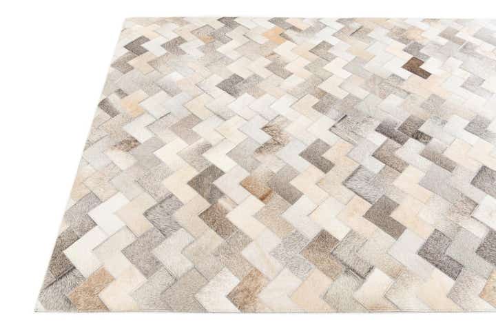 4' 1 x 6' Cowhide Stocks Rug
