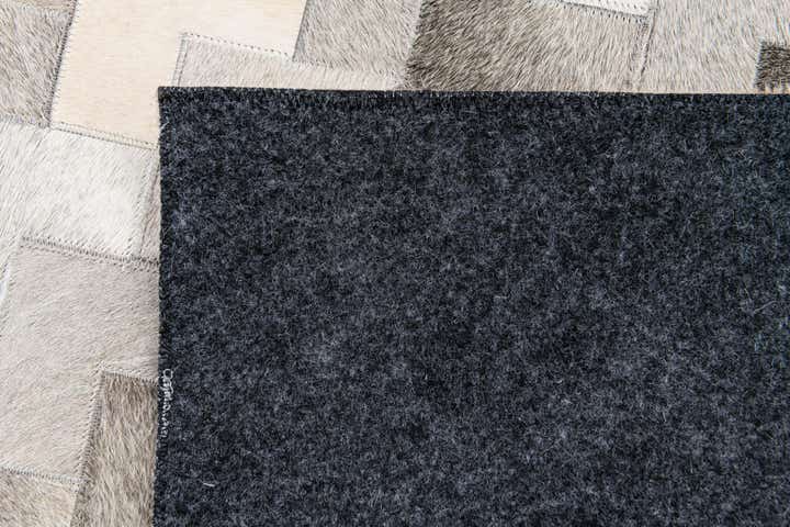 4' 1 x 5' 11 Cowhide Stocks Rug