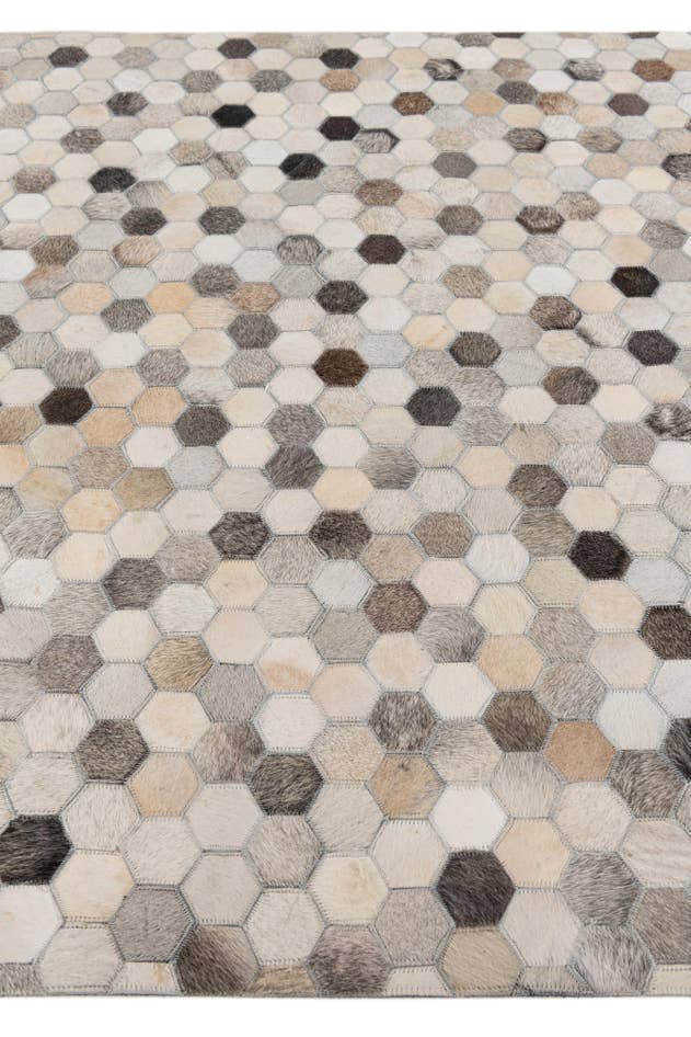 Detail image of 4' x 5' 10 Cowhide Stocks Rug