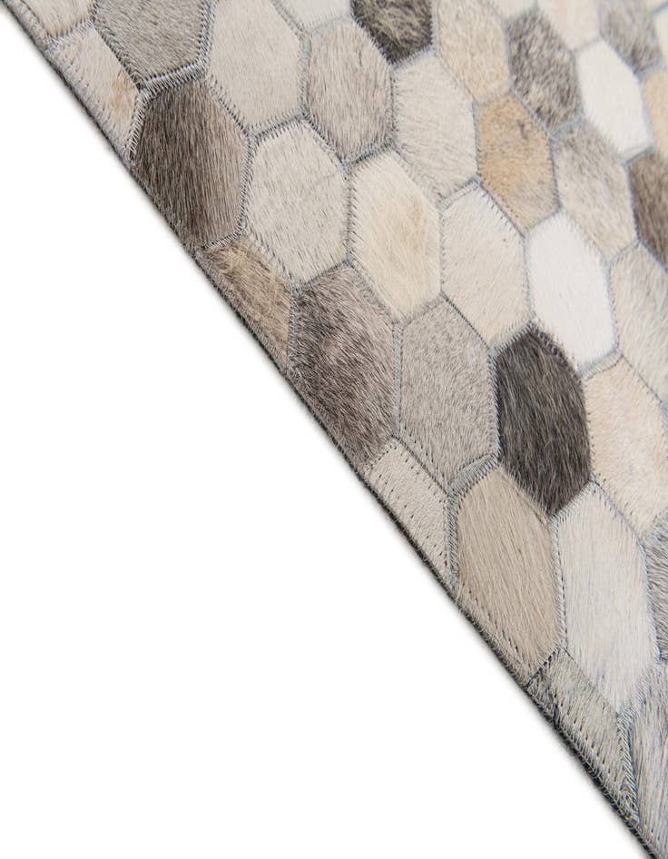 Detail image of 4' x 5' 10 Cowhide Stocks Rug