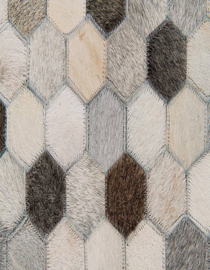 Detail image of 4' x 5' 10 Cowhide Stocks Rug