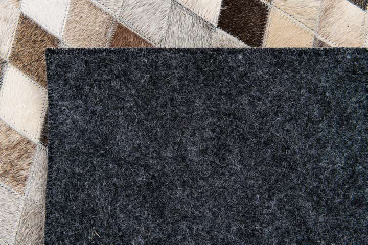 4' x 6' Cowhide Stocks Rug